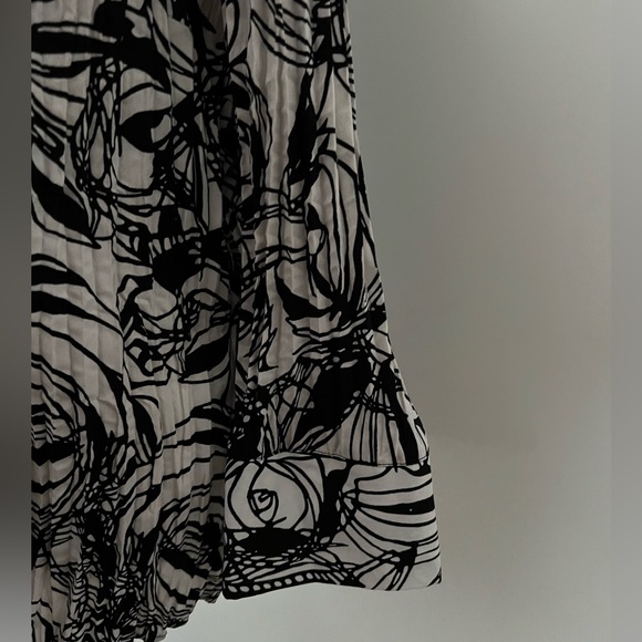 Como by Fred David Black White Abstract Floral Blouse Size XL - Picture 8 of 12
